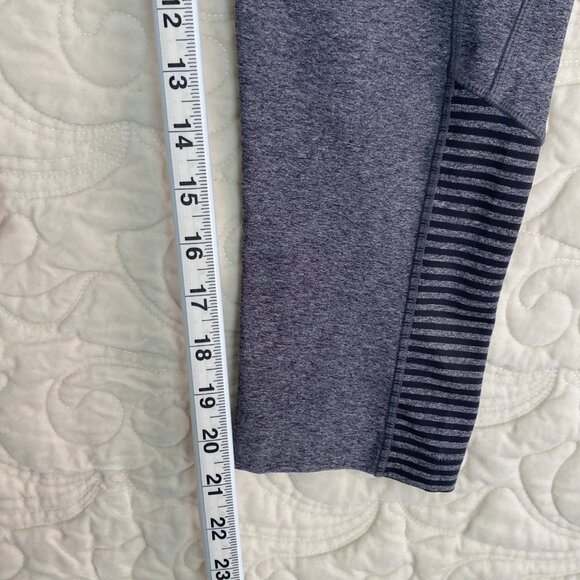 MPG Yoga Capris Leggings with Zipper Pocket Gray Size Medium - Picture 11 of 12